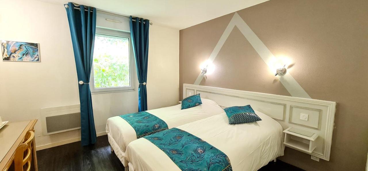 Fasthotel Oloron Hostellerie Du Paon Blanc Lurbe-Saint-Christau Esterno foto