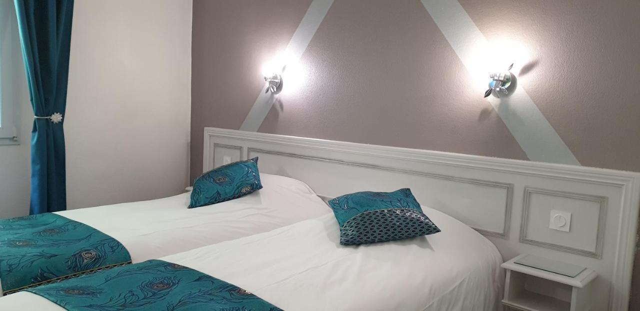 Fasthotel Oloron Hostellerie Du Paon Blanc Lurbe-Saint-Christau Esterno foto