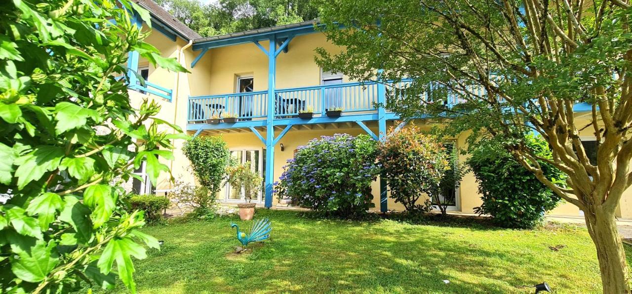 Fasthotel Oloron Hostellerie Du Paon Blanc Lurbe-Saint-Christau Esterno foto