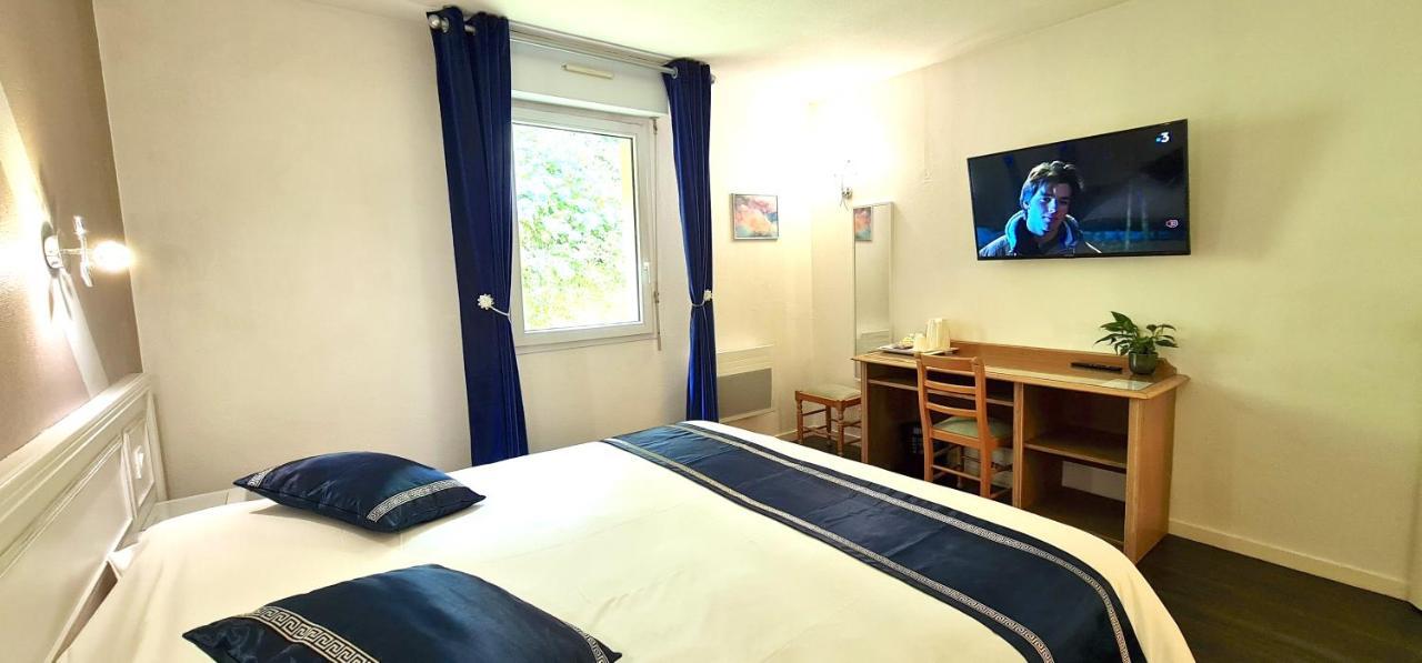 Fasthotel Oloron Hostellerie Du Paon Blanc Lurbe-Saint-Christau Esterno foto